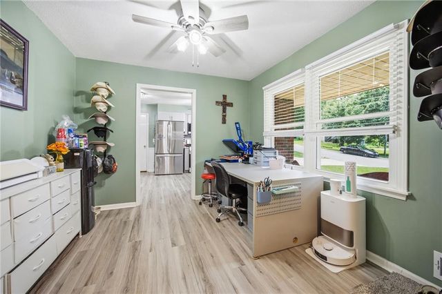 123 Grove Avenue, Bonner Springs, KS 66012