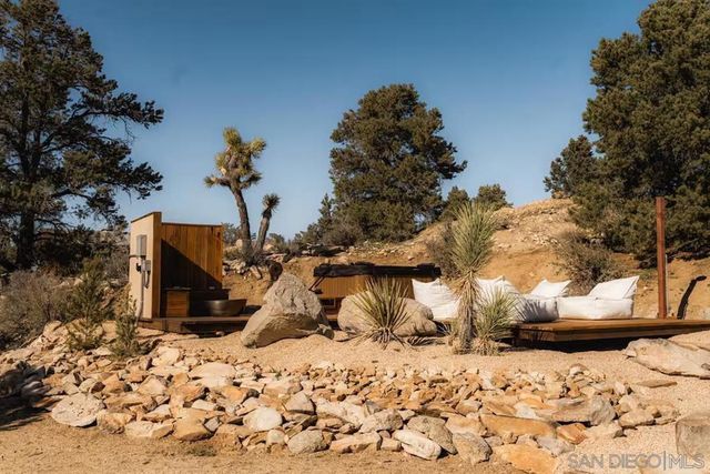 48311 Burns Canyon Rd, Pioneertown, CA 92268