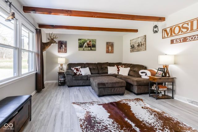 7683 Bellsville Pike, Nashville, IN 47448