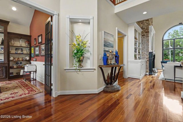 2126 Highland Springs Pl, Louisville, KY 40245