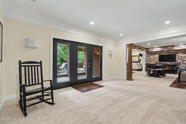2126 Highland Springs Pl, Louisville, KY 40245