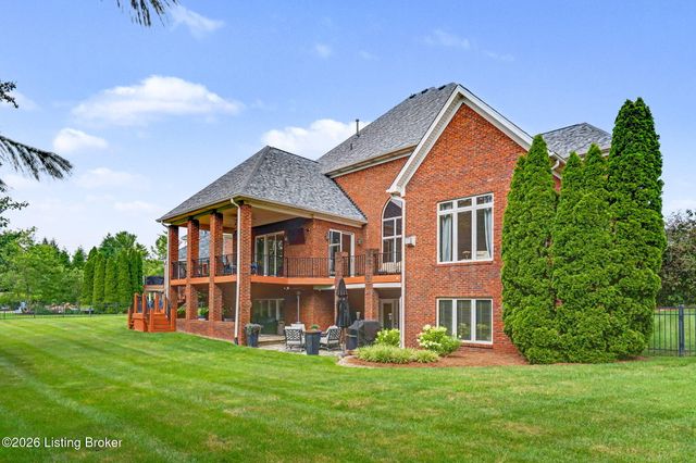 2126 Highland Springs Pl, Louisville, KY 40245