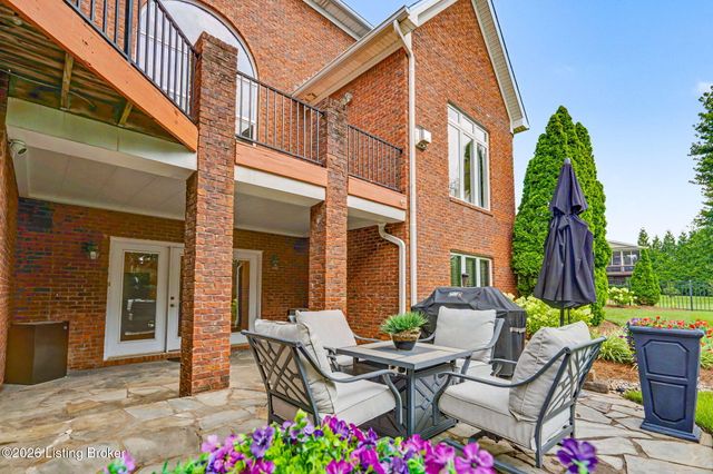 2126 Highland Springs Pl, Louisville, KY 40245