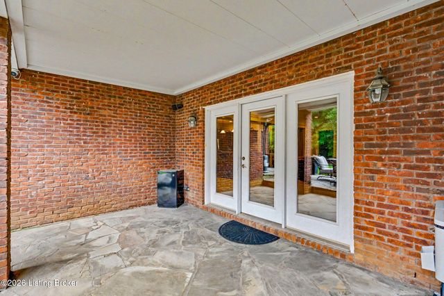 2126 Highland Springs Pl, Louisville, KY 40245