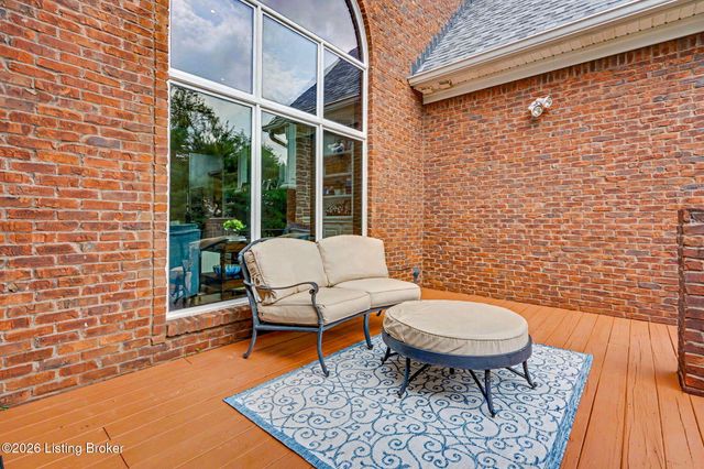 2126 Highland Springs Pl, Louisville, KY 40245