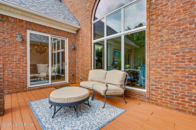 2126 Highland Springs Pl, Louisville, KY 40245