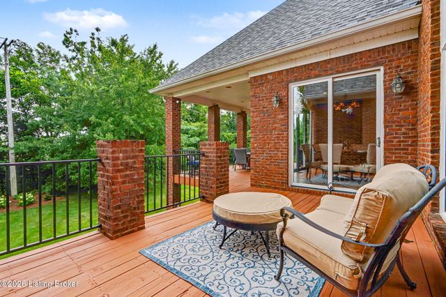 2126 Highland Springs Pl, Louisville, KY 40245
