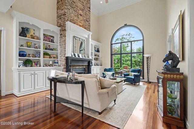 2126 Highland Springs Pl, Louisville, KY 40245