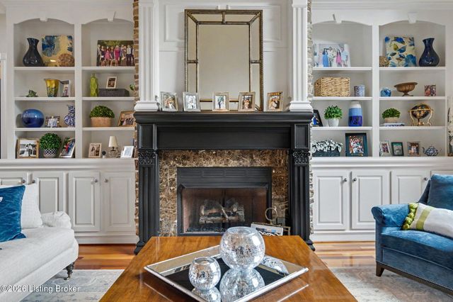 2126 Highland Springs Pl, Louisville, KY 40245