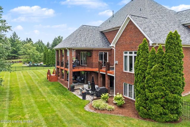2126 Highland Springs Pl, Louisville, KY 40245
