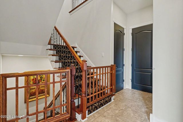 2126 Highland Springs Pl, Louisville, KY 40245