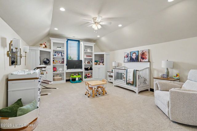 2126 Highland Springs Pl, Louisville, KY 40245