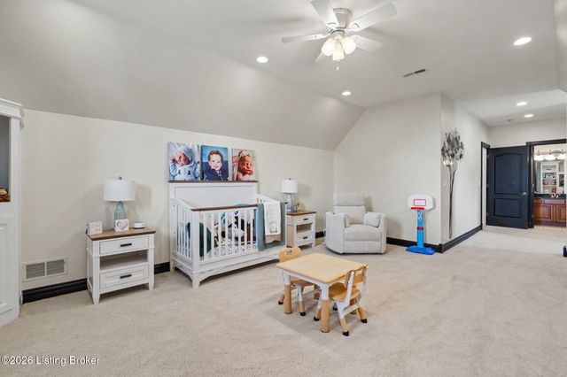 2126 Highland Springs Pl, Louisville, KY 40245