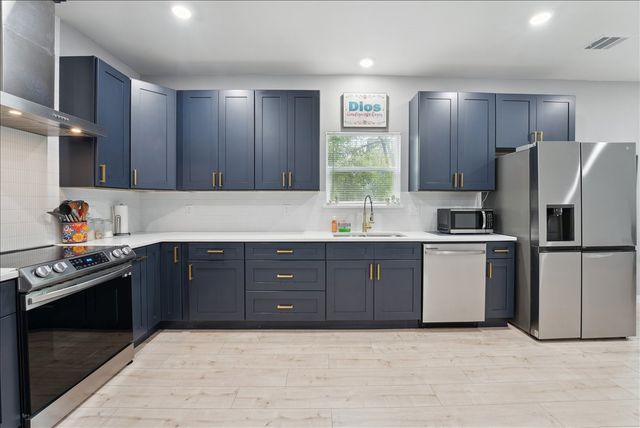 707 N Wilhite Street, Cleburne, TX 76031