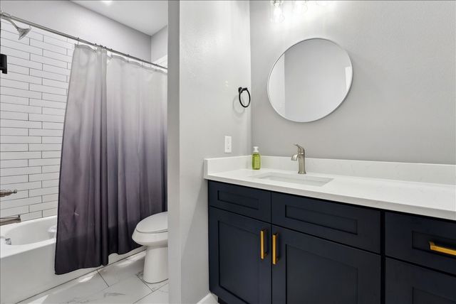 707 N Wilhite Street, Cleburne, TX 76031