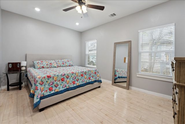 707 N Wilhite Street, Cleburne, TX 76031