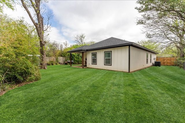 707 N Wilhite Street, Cleburne, TX 76031