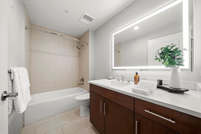 850 N Lake Shore Drive 1205, Chicago, IL 60611