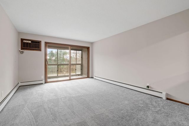 135 Viking Drive E 321, Little Canada, MN 55117