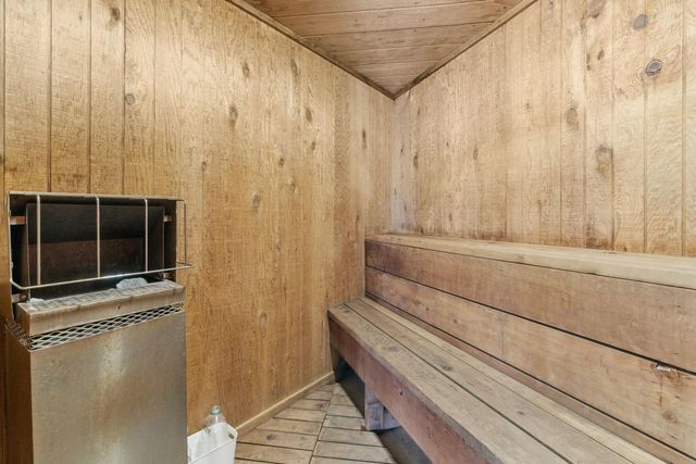 135 Viking Drive E 321, Little Canada, MN 55117