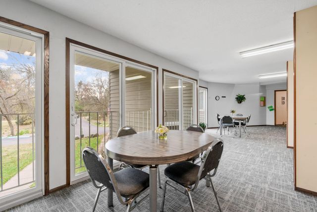 135 Viking Drive E 321, Little Canada, MN 55117