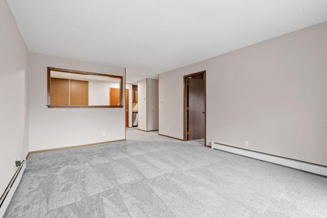 135 Viking Drive E 321, Little Canada, MN 55117