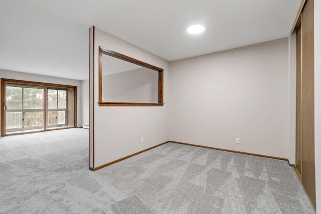 135 Viking Drive E 321, Little Canada, MN 55117