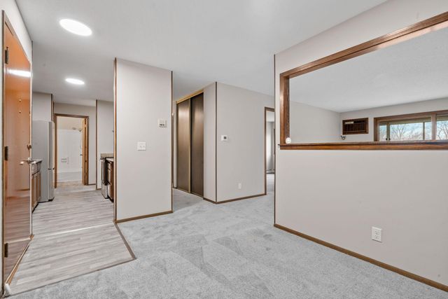 135 Viking Drive E 321, Little Canada, MN 55117