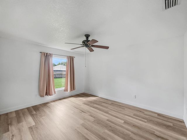 5323 NW Perez Court, Port St. Lucie, FL 34983