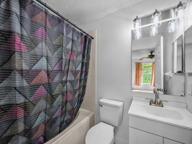 5323 NW Perez Court, Port St. Lucie, FL 34983