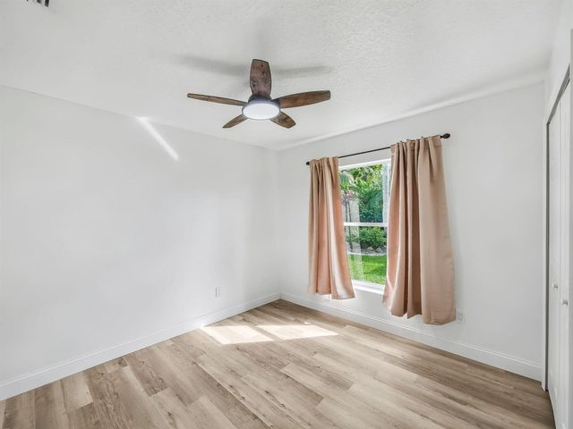 5323 NW Perez Court, Port St. Lucie, FL 34983