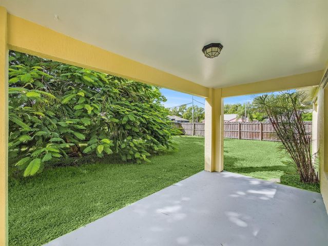 5323 NW Perez Court, Port St. Lucie, FL 34983