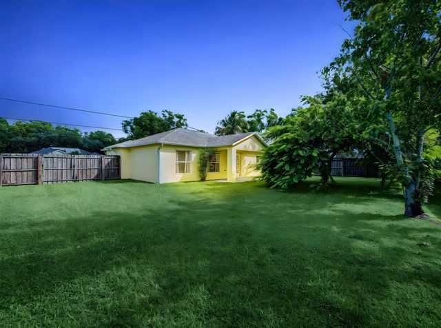 5323 NW Perez Court, Port St. Lucie, FL 34983
