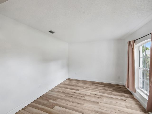 5323 NW Perez Court, Port St. Lucie, FL 34983