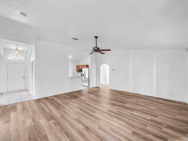 5323 NW Perez Court, Port St. Lucie, FL 34983