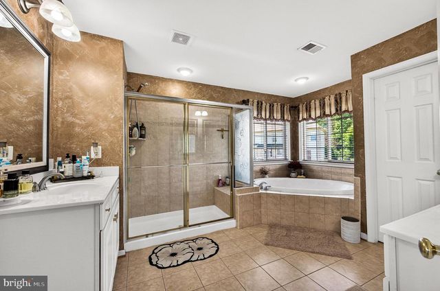 9222 CAMPFIRE CT, Bristow, VA 20136