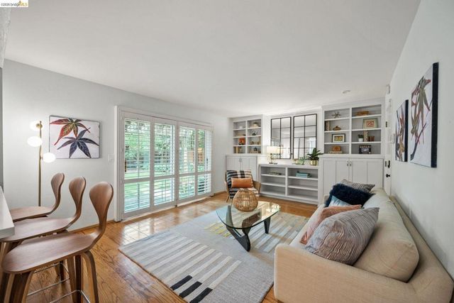 206 Sheila Ct, Moraga, CA 94556