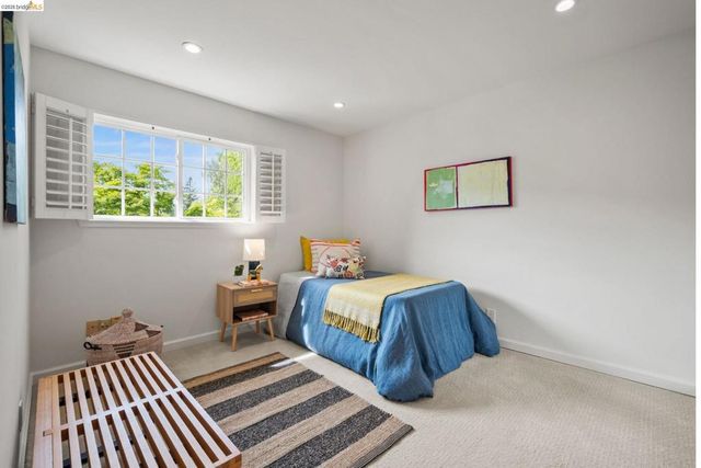 206 Sheila Ct, Moraga, CA 94556