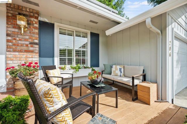 206 Sheila Ct, Moraga, CA 94556