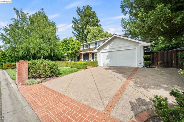 206 Sheila Ct, Moraga, CA 94556