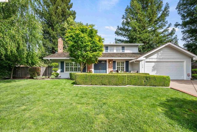 206 Sheila Ct, Moraga, CA 94556