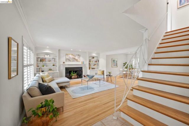 206 Sheila Ct, Moraga, CA 94556