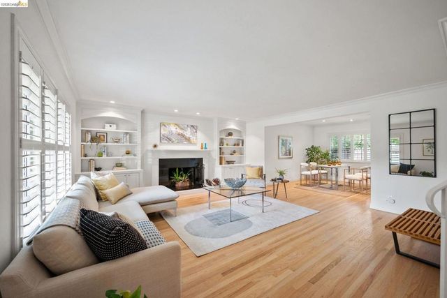 206 Sheila Ct, Moraga, CA 94556