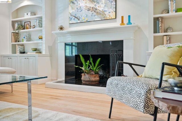 206 Sheila Ct, Moraga, CA 94556