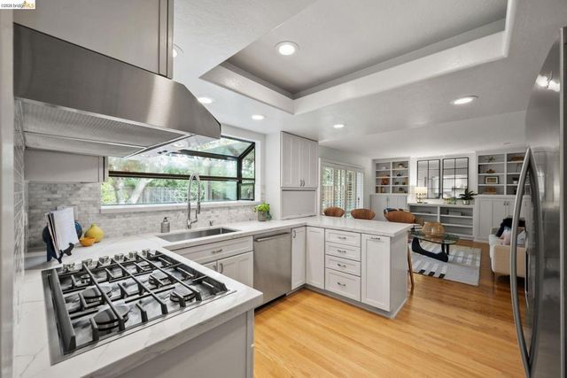 206 Sheila Ct, Moraga, CA 94556