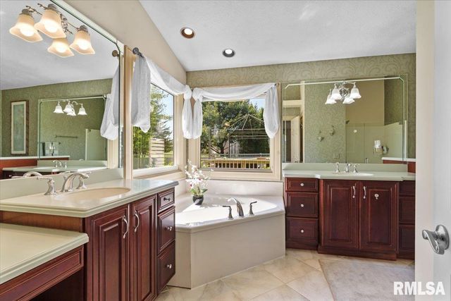 3500 DEER RUN Drive, Springfield, IL 62711