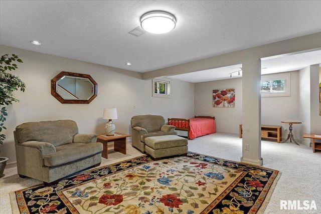 3500 DEER RUN Drive, Springfield, IL 62711