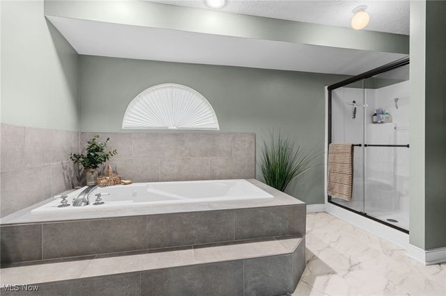 5845 Royal Hill Circle NE, Canton, OH 44721