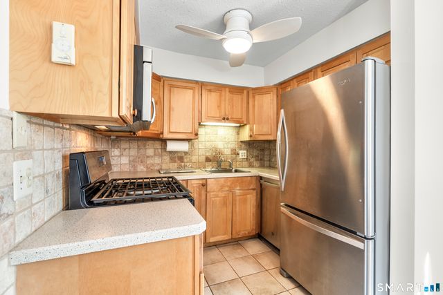 215 Beach Street 2G, West Haven, CT 06516