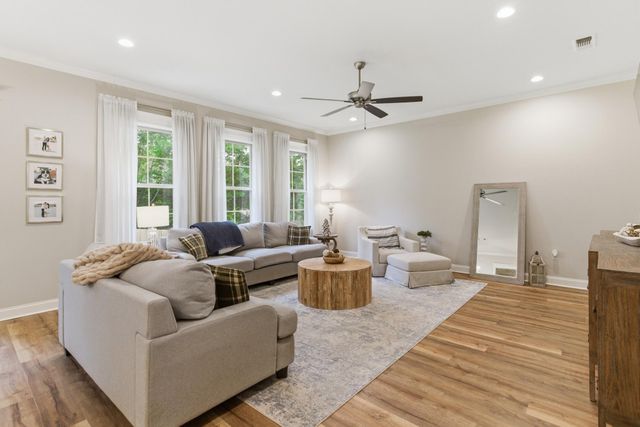 20 Barkis Dr., Hattiesburg, MS 39402